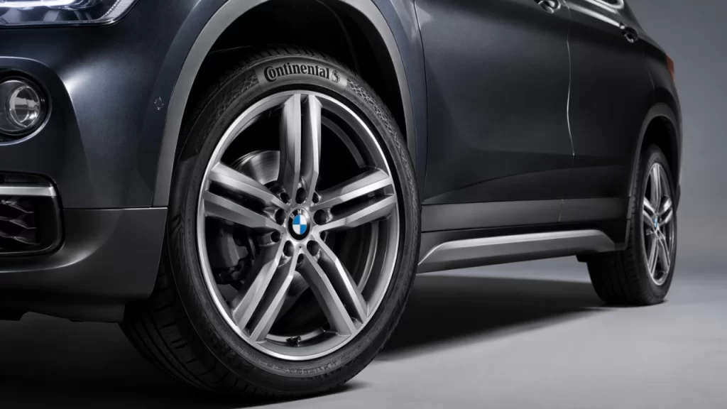A revisão do BMW X1 exige cuidado com componentes específicos, como motor turbo, câmbio, eletrônica embarcada e conjunto de rodagem.
